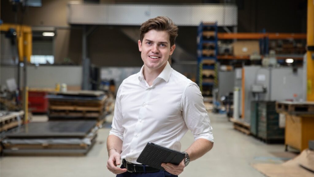 Industrie im Sinkflug warum jetzt der Vertrieb über Erfolg oder Stillstand entscheidet