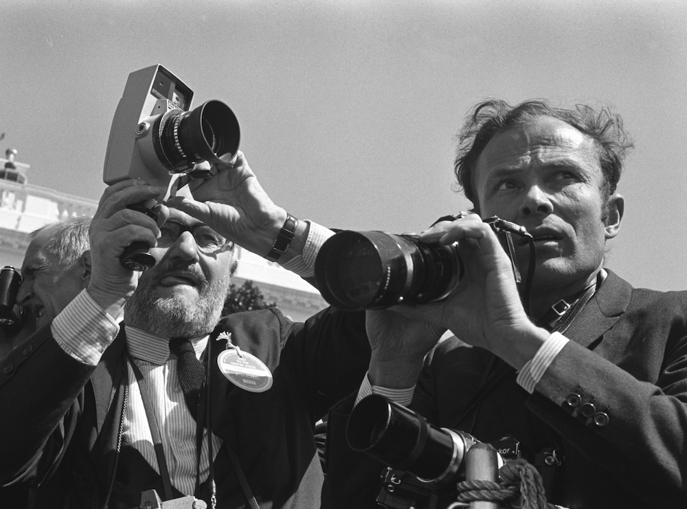045 Die Fotoreporter Hans Hubmann (Quick) links und Max Scheeler (Stern) c Bundesregierung, Engelbert Reineke