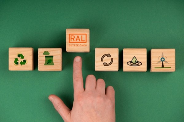 RAL Gütezeichen sind~gen freepik.com