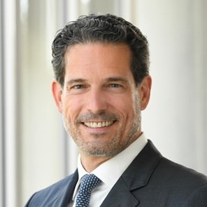 Pentadoc AG holt Transformations und Operationskompetenz in den Aufsichtsrat und beruft Dr. Christian Bielefeld