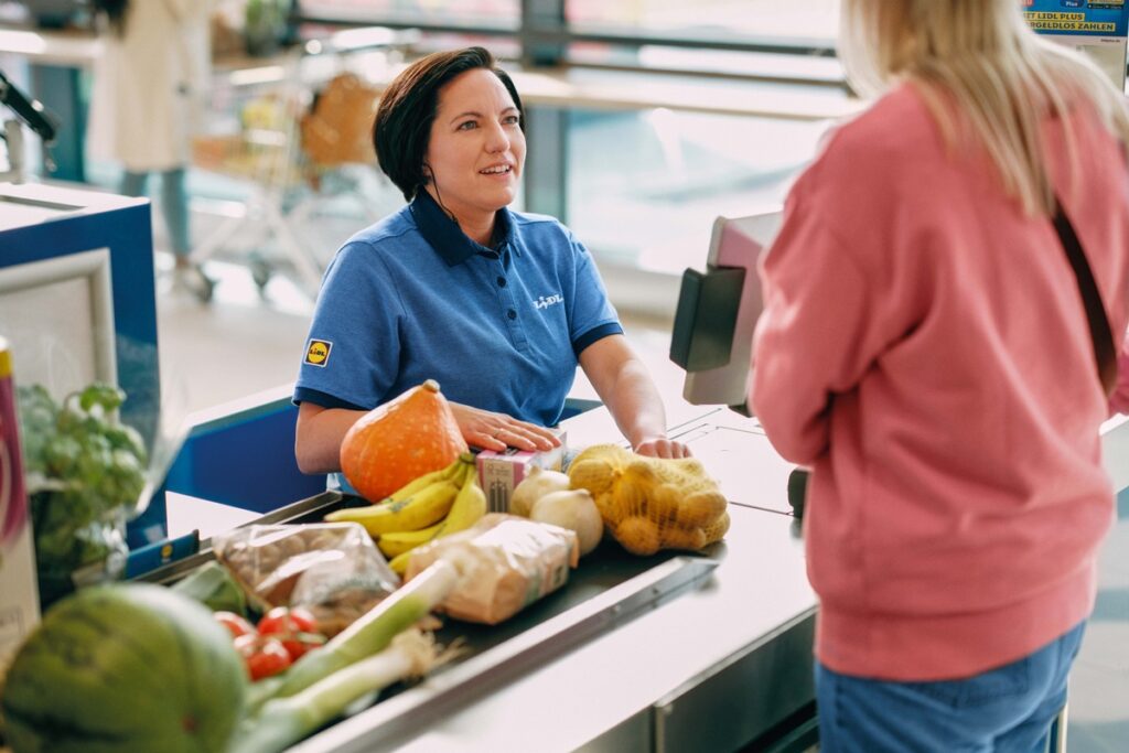 Lidl ist der beliebteste Discounter Deutschlands / Kundenzufriedenheit steigt so stark wie bei keinem anderen führenden Lebensmitteleinzelhändler