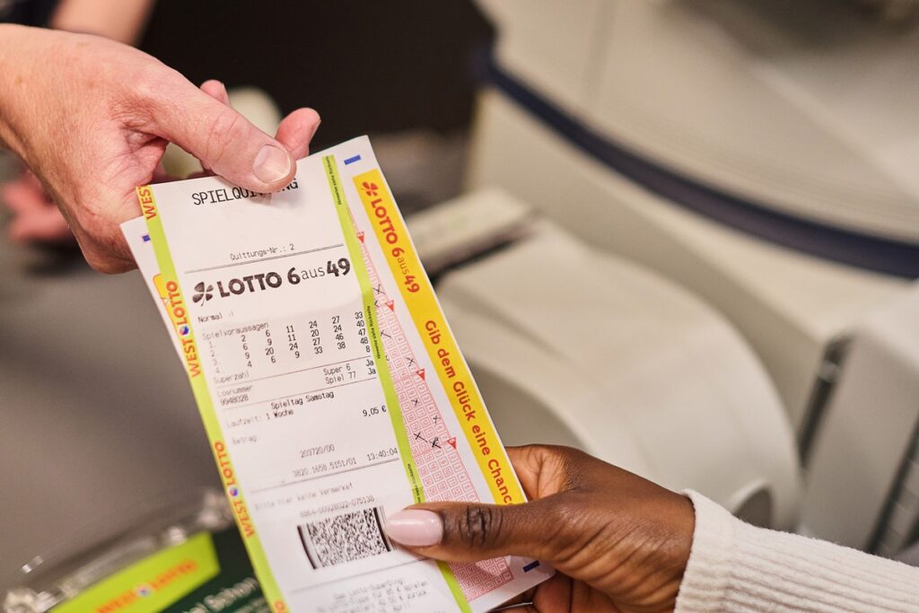 Silvester: Jackpotgewinn bei LOTTO 6aus49 / Rund 5,2 Millionen Euro gehen in den Kreis Siegen Wittgenstein