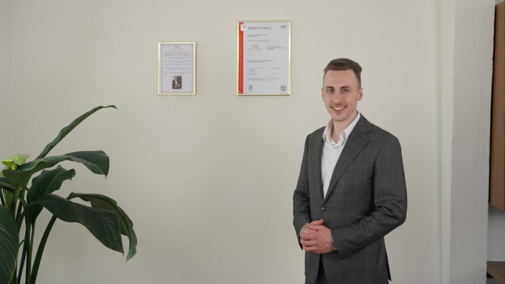 Michael Burry shortet KI Aktien: Wie Wetten gegen die Masse funktionieren und was Anleger daraus lernen können