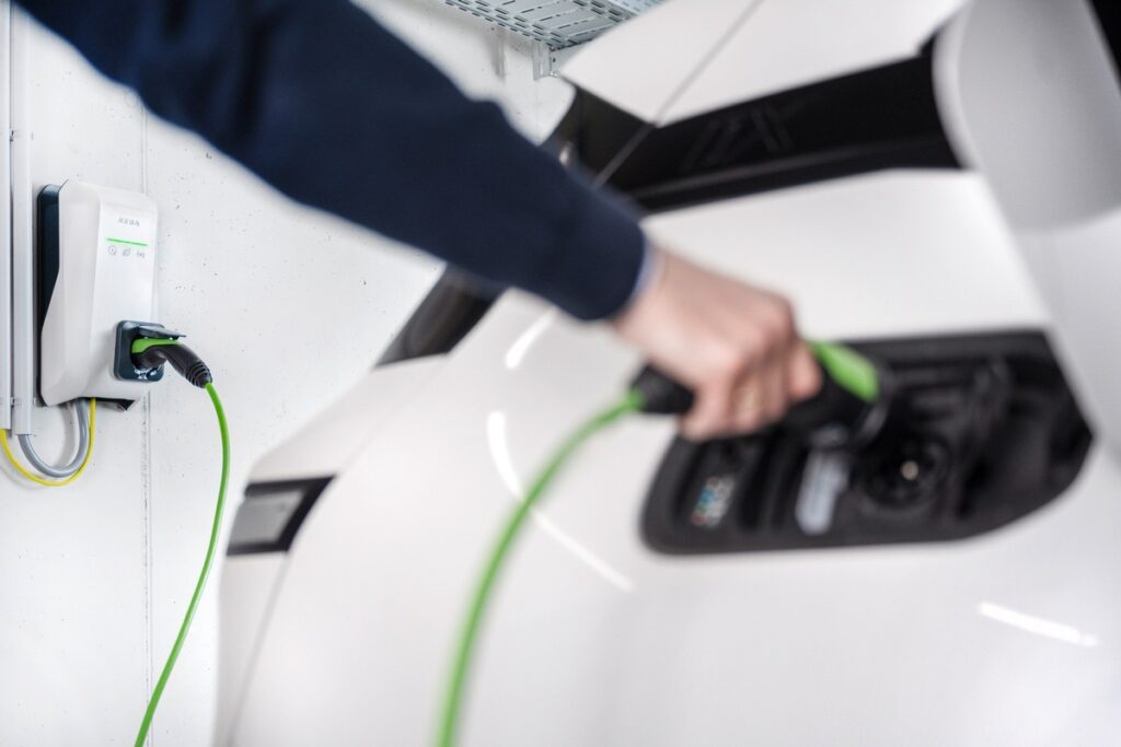 KEBA launcht Wallbox KeContact P40 mit Typ 2 Buchse