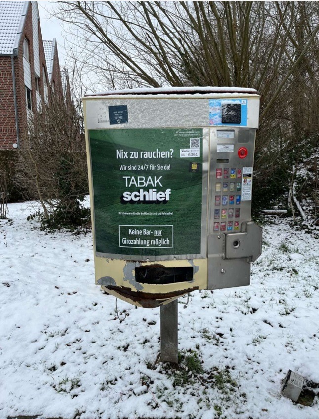 Beschädigter Zigarettenautomat