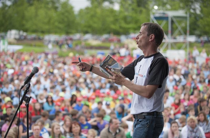 Tausende Stimmen: "Weltrekord Lesen 2026" in der MEWA Arena Mainz