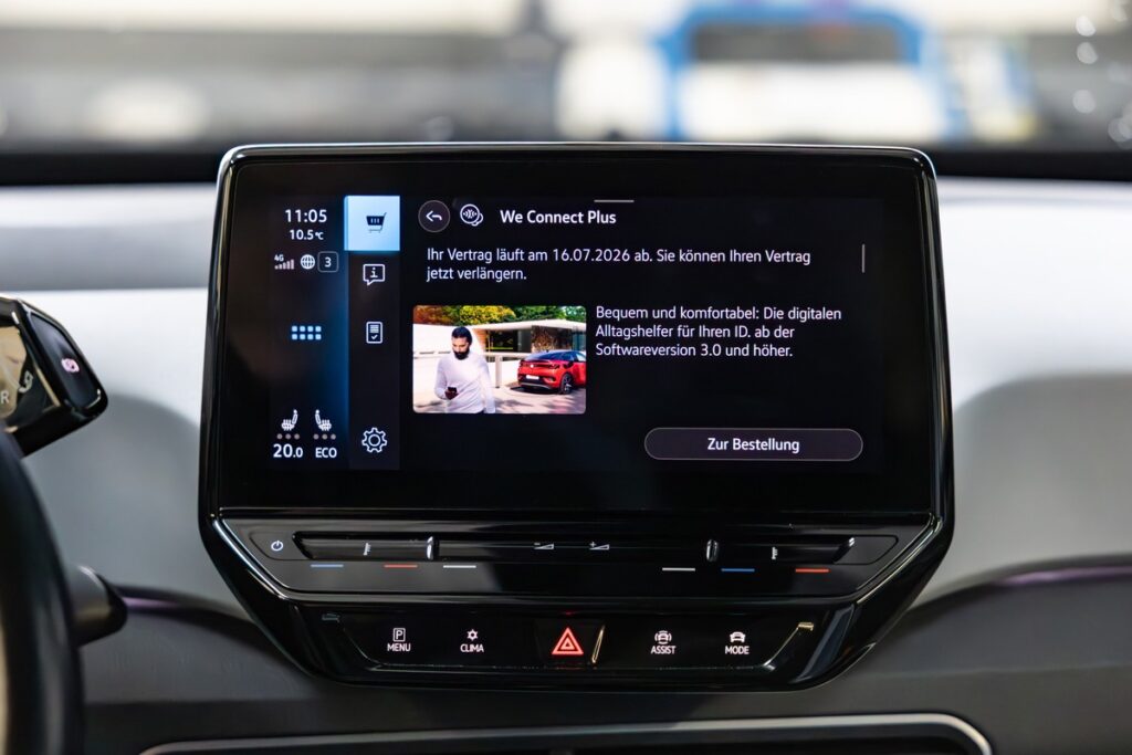 Extrakosten durch Abos im Auto: Viele Autohersteller bieten digitale Dienste dauerhaft nur gegen Bezahlung an / ADAC fordert transparente Bedingungen für alle Autofahrer