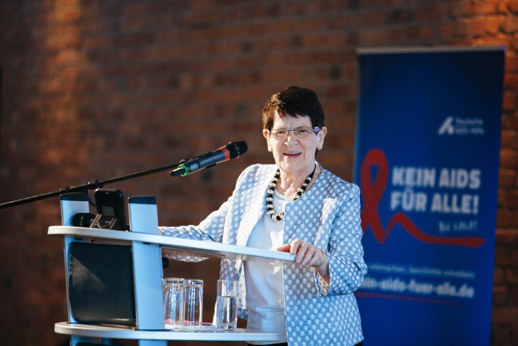 "Menschlichkeit und Haltung" Deutsche Aidshilfe zum Tod von Rita Süssmuth