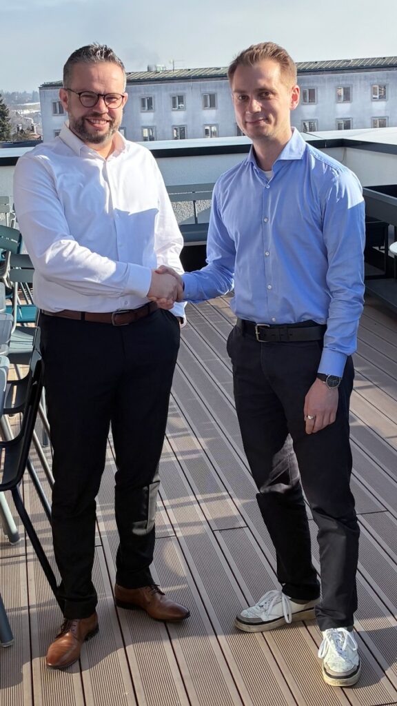Erster netzdienlicher Speicher: MaxSolar und Entrix schließen eine Kooperation zur Vermarktung und Optimierung des innovativen BESS Systems