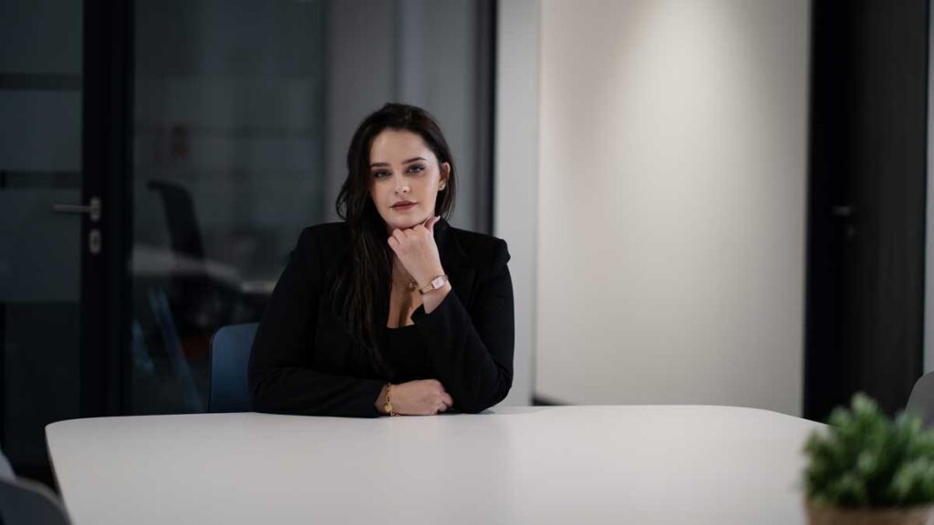 STRATEN Führungs und Assistenz System: Wie Rebecca Straten den Assistenzmarkt revolutioniert