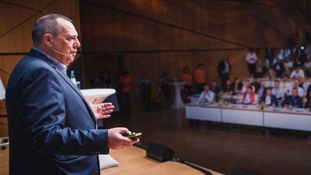 Immobilienunternehmer Oliver Fischer stellt FIX&FLIP System vor: Systematischer Immobilienhandel als Grundlage strategischen Vermögensaufbaus