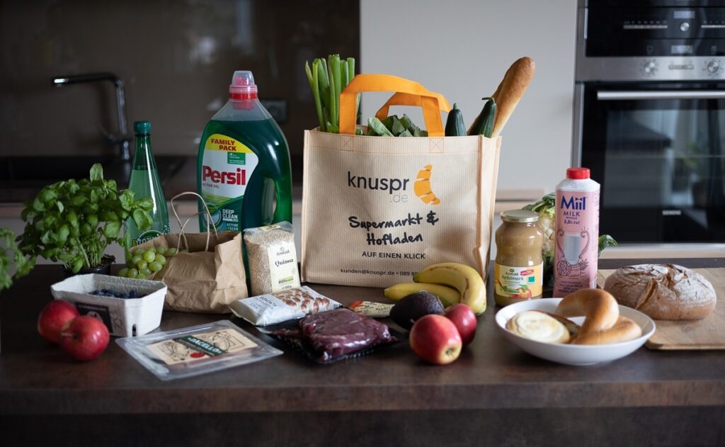 Knuspr startet große Frühlingsverlosung: Hauptgewinn ist ein Jahreseinkauf im Wert von 15.000 Euro