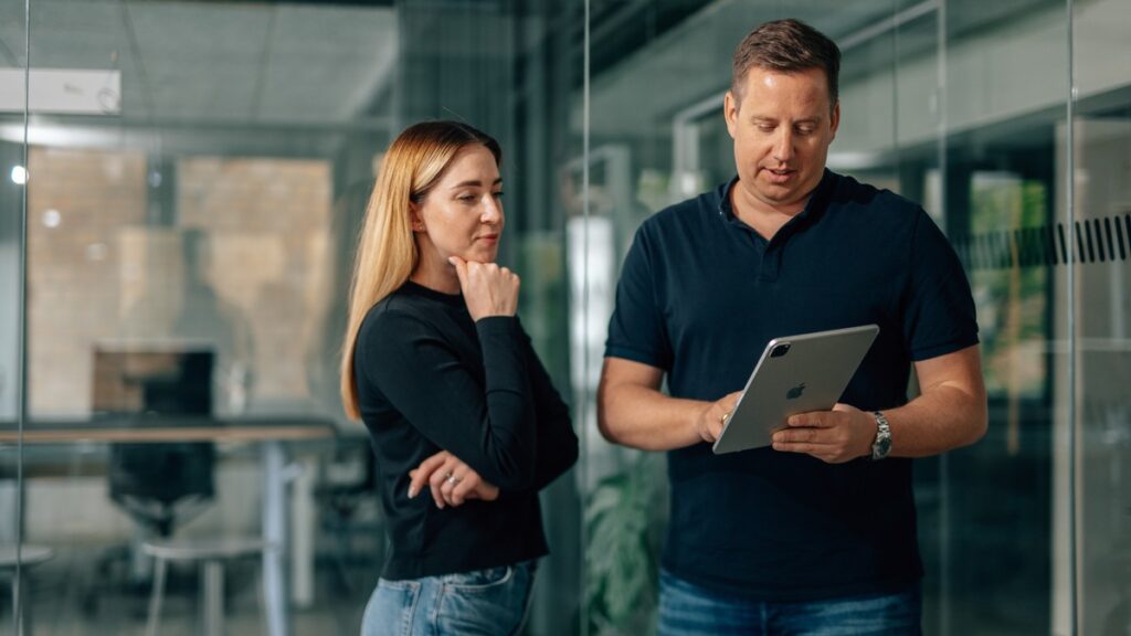 Die teure Lead Falle: Wie Unternehmen jeden Monat Budget verbrennen, und wie Patrick Gessner und Leadmagneten das Blatt wenden