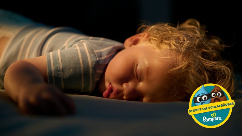Die neue Pampers Premium Protection: innovativer Auslaufschutz am Bauch für ruhige Nächte