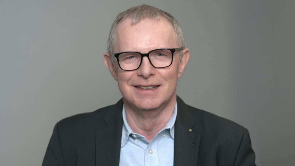 Dietmar Niehaus von der IDD GmbH analysiert: EU KI Verordnung vs. DSGVO Wo liegen die Unterschiede und was müssen Firmen wissen?