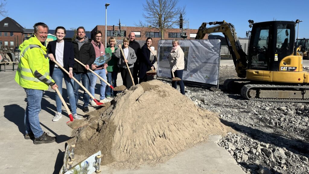 Spatenstich Skateanlage Gruppe (c) Stadt Coesfeld