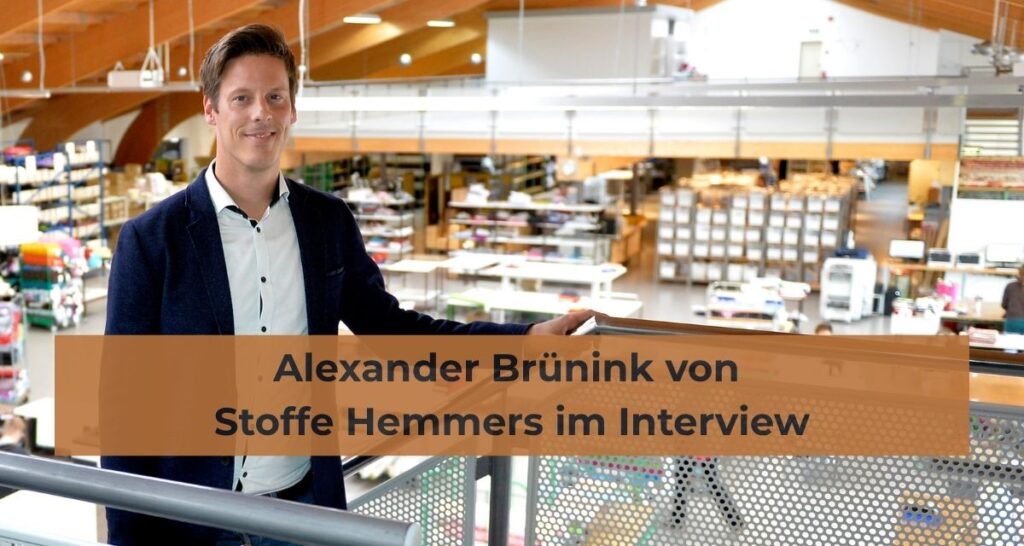 Alexander Brünink, Geschäftsführer Stoffe Hemmers, im Firmenlager in Nordhorn