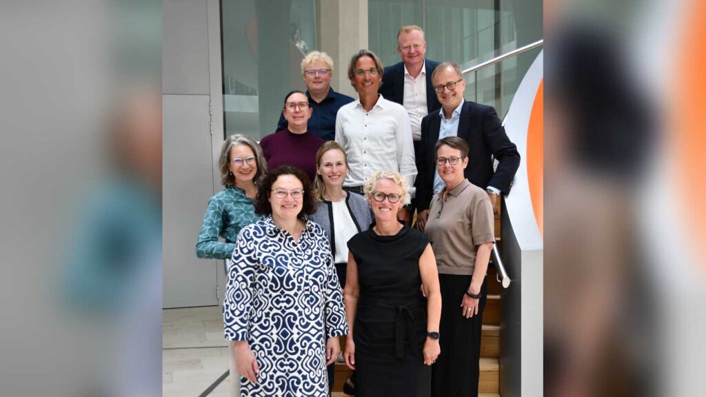 Andrea Nahles mit Vertreterinnen und Vertretern der Wirtschaftsvereinigung Grafschaft Bentheim, der Bundesagentur für Arbeit, der Kreishandwerkerschaft, des IAV und von ver.di