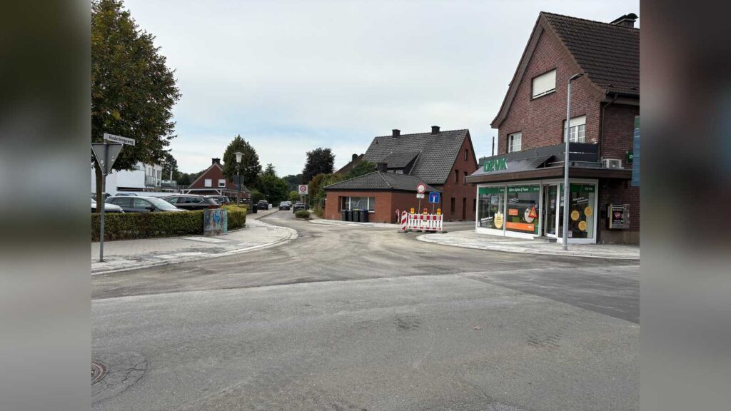 Erneuerte Fahrbahn und Gehwege am Hinderkingsweg in Dülmen