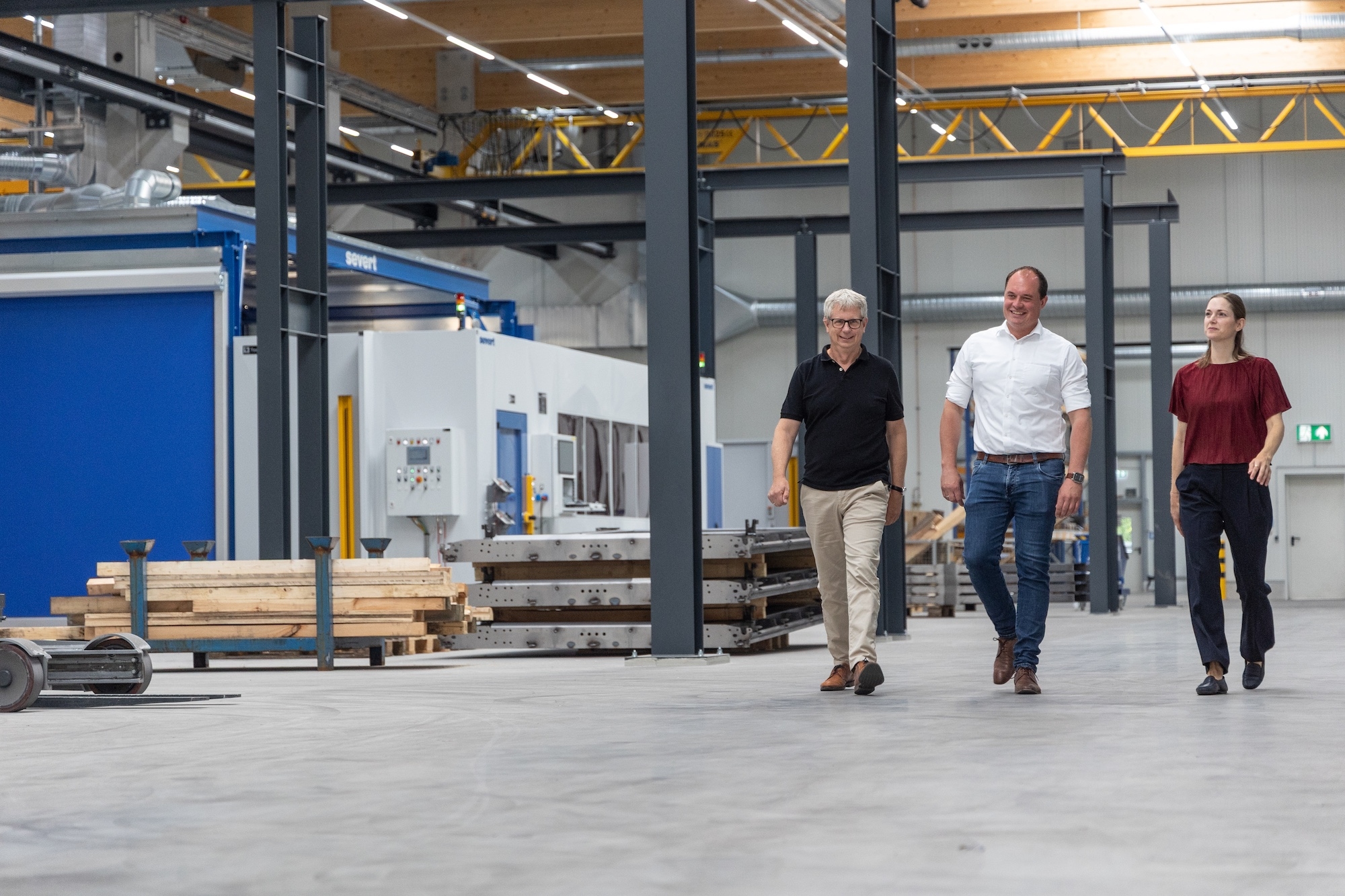 Rundgang durch die neue Fertigungshalle von Krampe Fahrzeugbau in Coesfeld