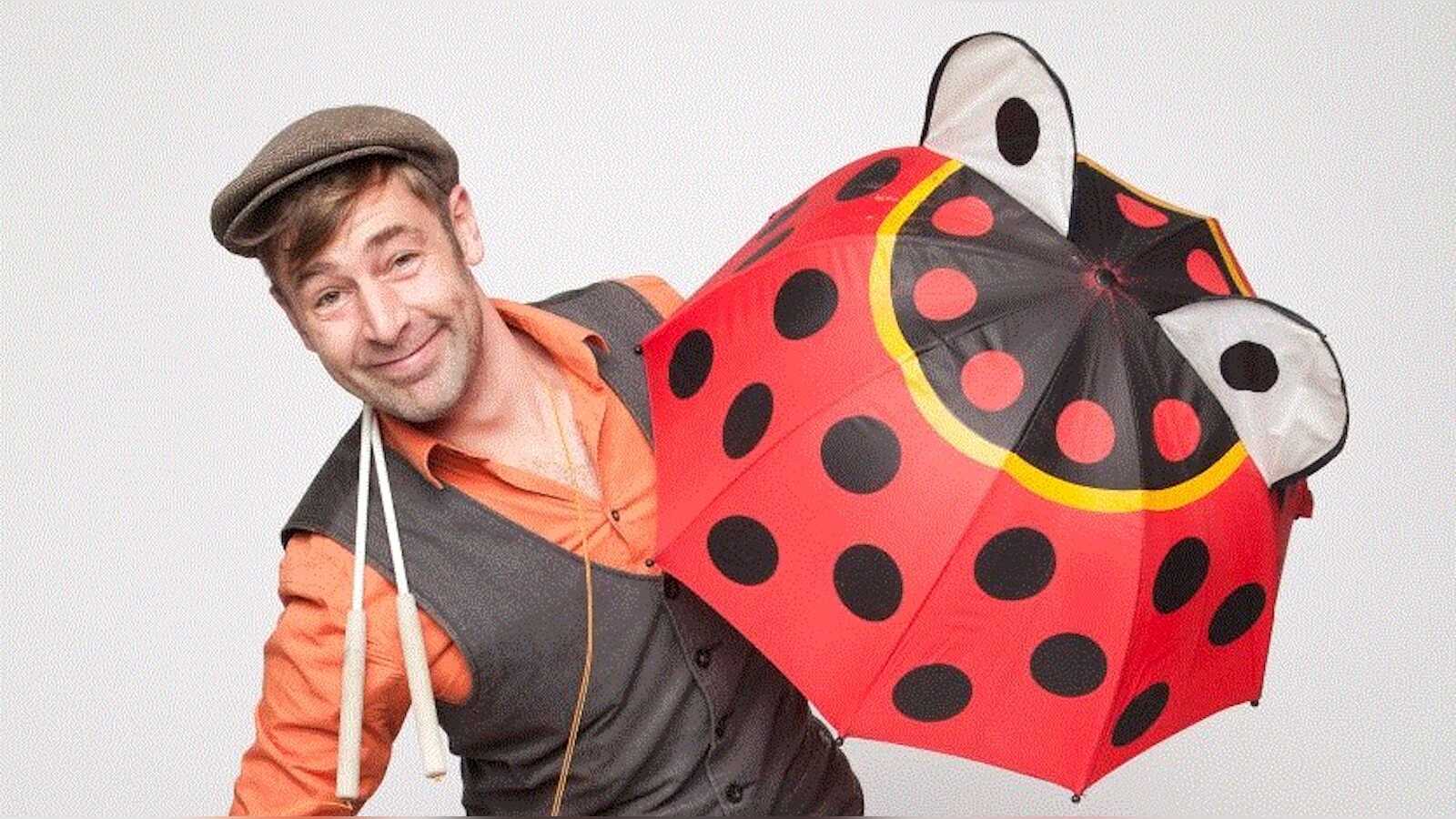 Artist des Zirkustheaters StandArt aus Münster bei einer Vorführung