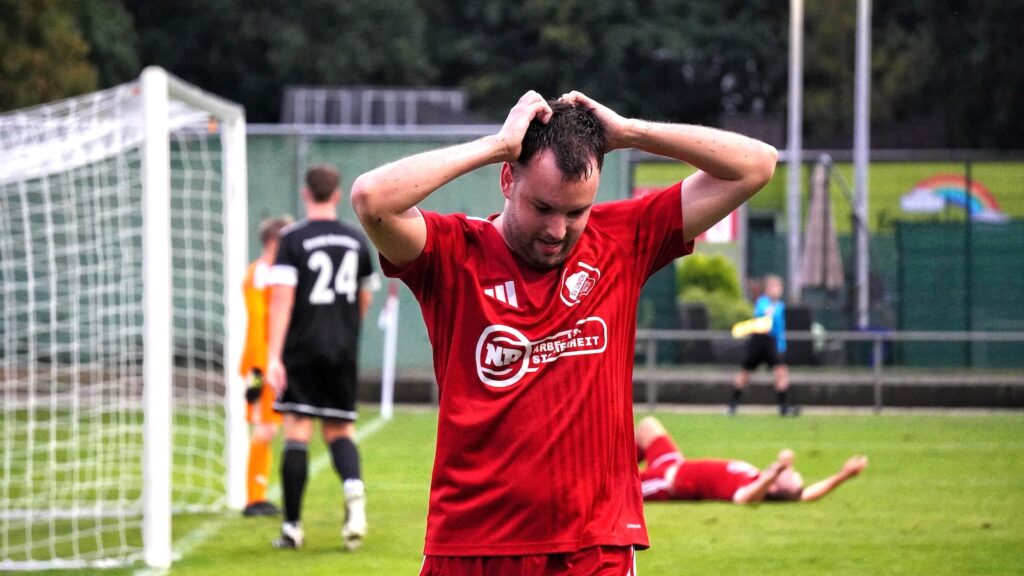 Spielszene aus der Partie der zweiten Herren des SV Union Lohne gegen Borussia Neuenhaus