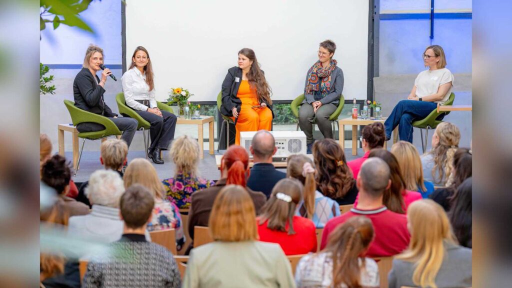 Veranstaltungsmotiv Campus im Dialog der Hochschule Osnabrück zum Thema Stadt – Land – Pflege