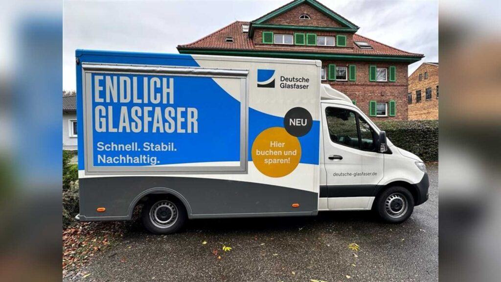 Symbolfoto des Servicemobils der Deutschen Glasfaser