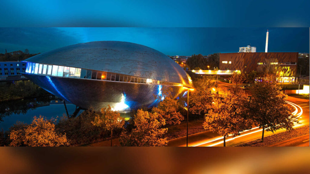 Ehrenamtliche bei der Tagesfahrt ins Universum Bremen im Rahmen der Ehrenamtswochen