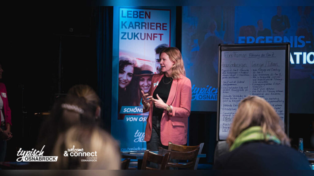 Teilnehmende beim HR-Barcamp Osnabrück im Austausch