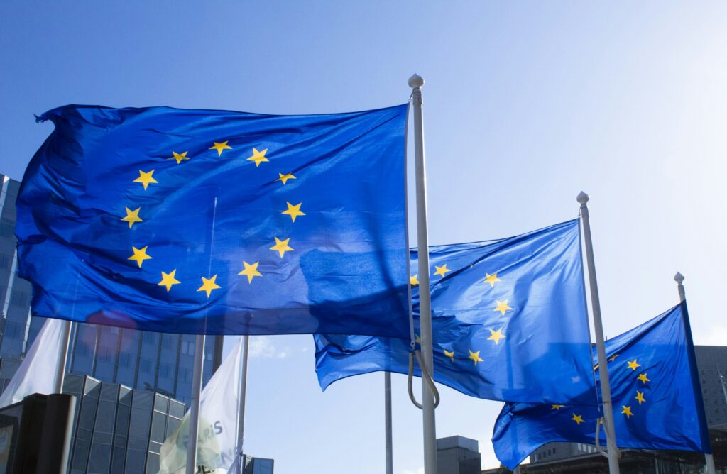 Europaflaggen wehen im Wind