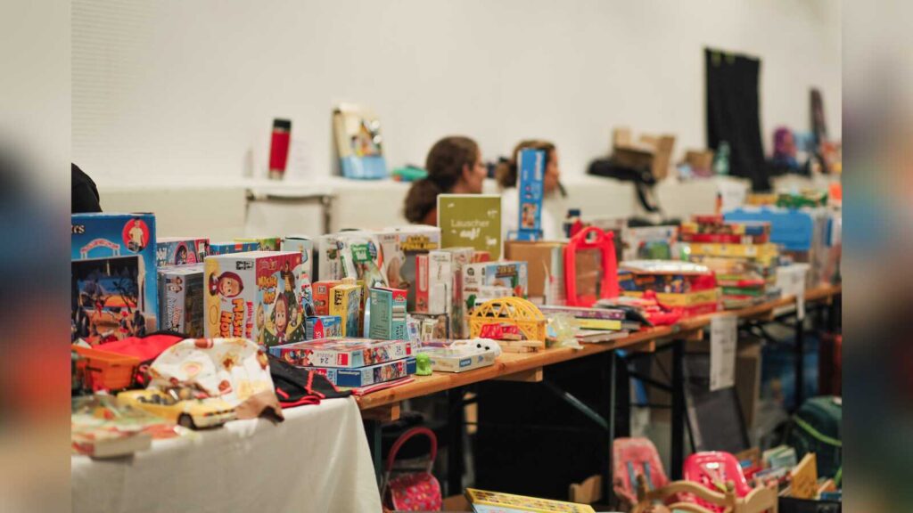 Spielzeugflohmarkt beim Nordhorner Spieletag in der Alten Weberei