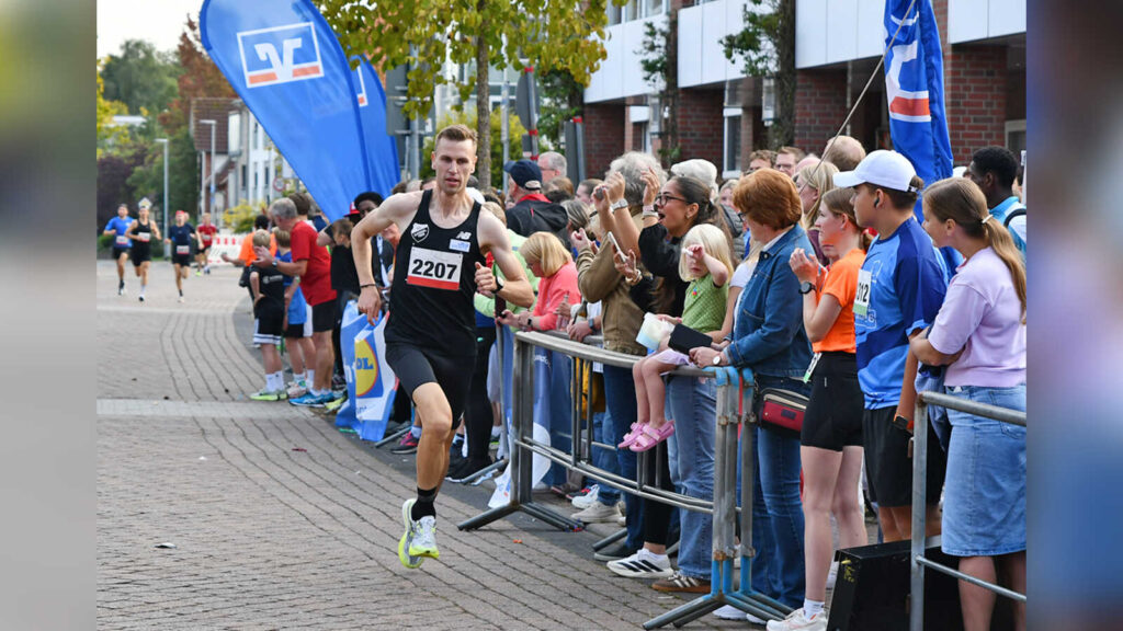 Michael Majewski vom BV Garrel beim Hauptlauf des Cloppenburger Citylaufs 2026