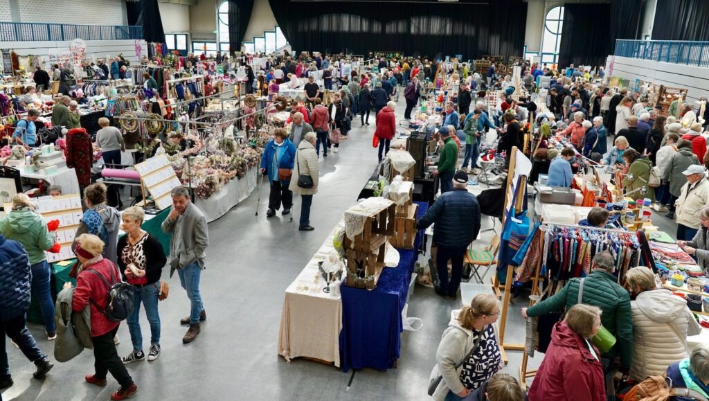 Kunsthandwerkermarkt in den Emslandhallen in Lingen