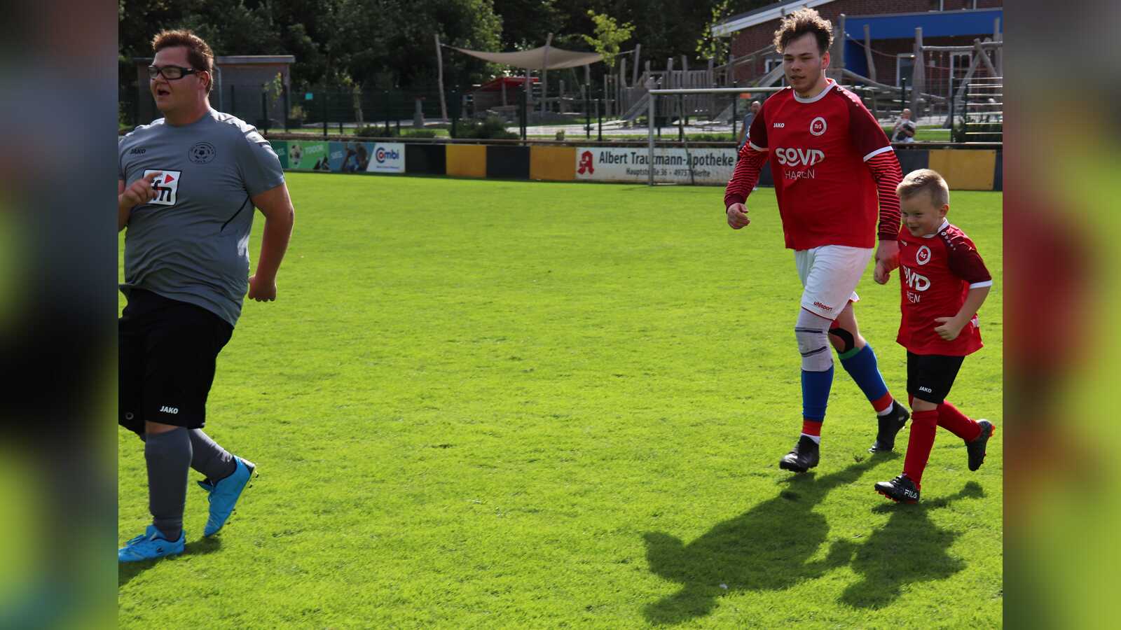 Hand in Hand und mit viel Engagement war der TuS Haren bei der InduS Emslandliga unterwegs