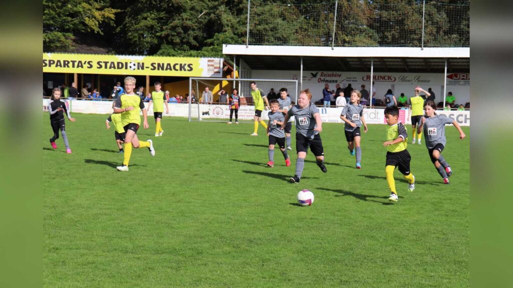 Kinder haben Spaß beim InduS Abschluss-Spieltag in Werlte