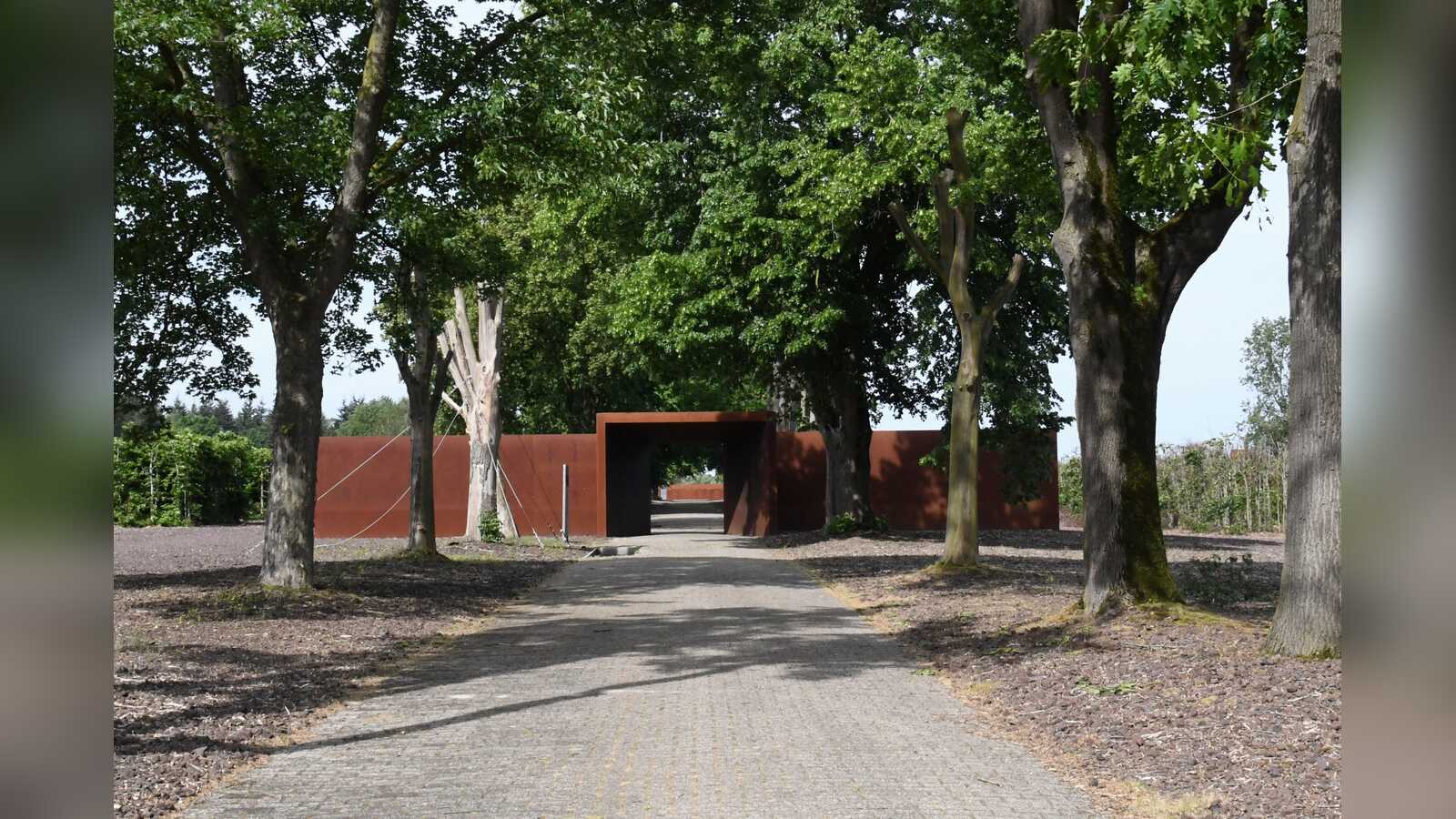 Lagertor am Eingang der Gedenkstätte Esterwegen