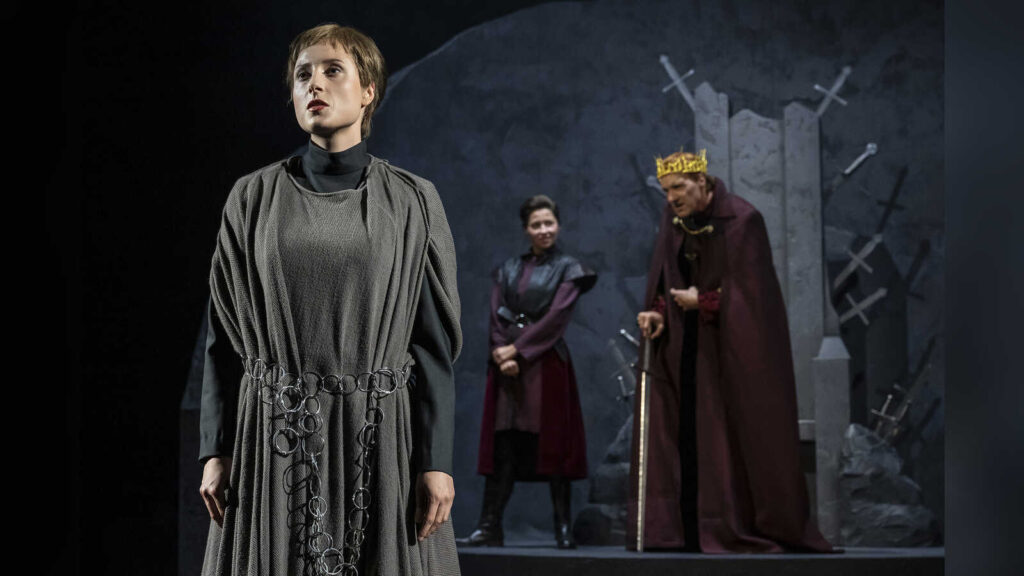 Szene aus der Inszenierung von Macbeth im Festspielhaus am Wall in Emden