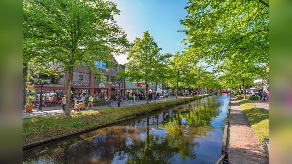 Der Hauptkanal in Papenburg während einer Papenburger Meile