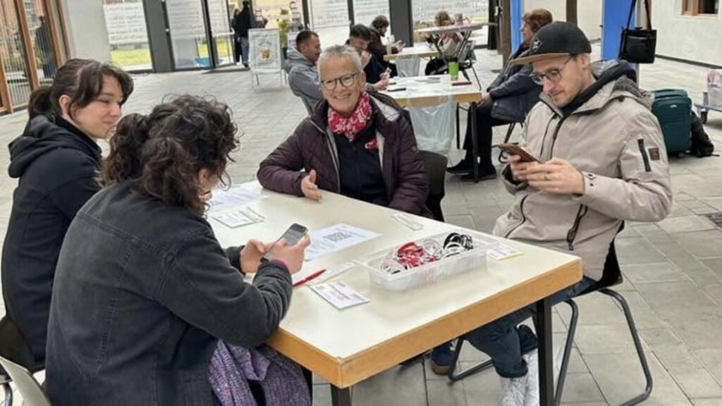 Studierende registrieren sich bei einer Typisierungsaktion für Stammzellspenden am Campus Lingen