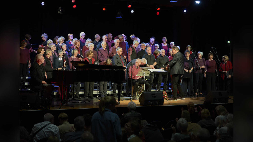Der Chor Singing Voices des Musikschulvereins Rhede bei einem Auftritt