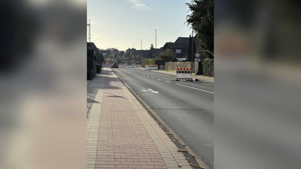 Baustelle und Straßensperrung an der Südstraße in Rhede