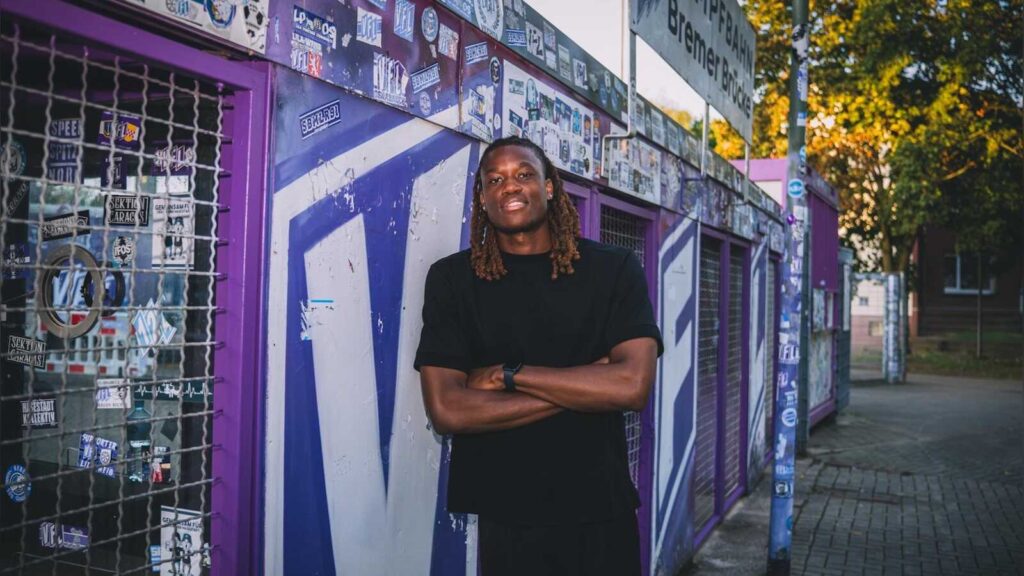 Elias Bakatukanda im Trikot des VfL Osnabrück