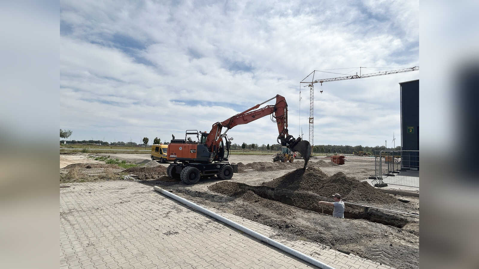 Visualisierung oder Baustelle der neuen Hallen 4 und 5 von Zerhusen Kartonagen im Niedersachsenpark