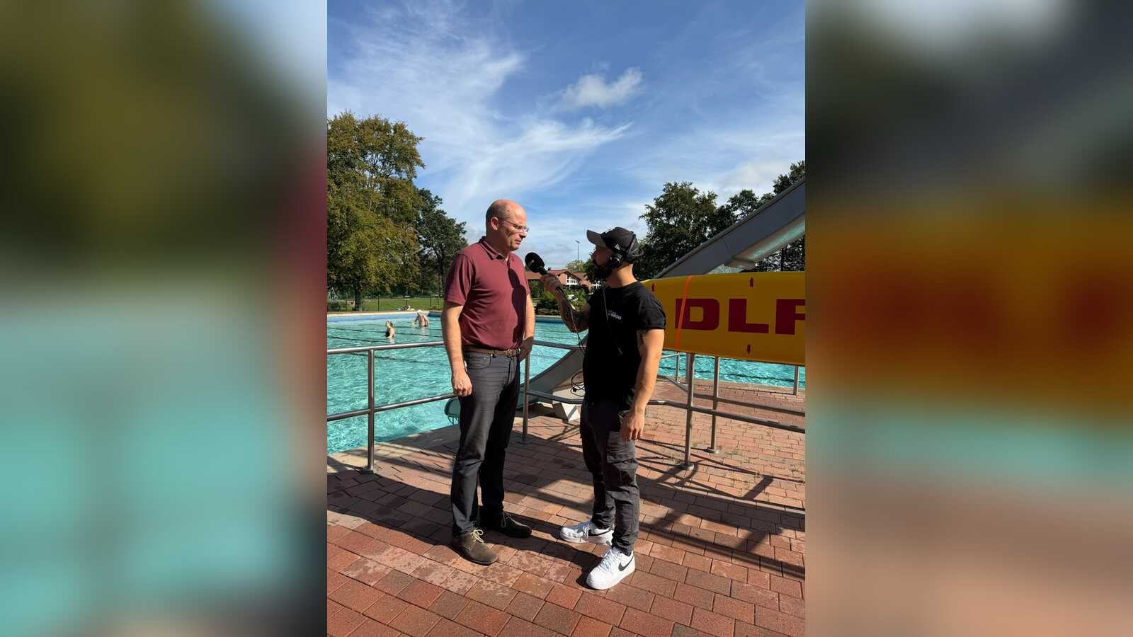 Bremen Vier meldet sich live vom Hundeschwimmen im Freibad Steinfeld (Oldb)