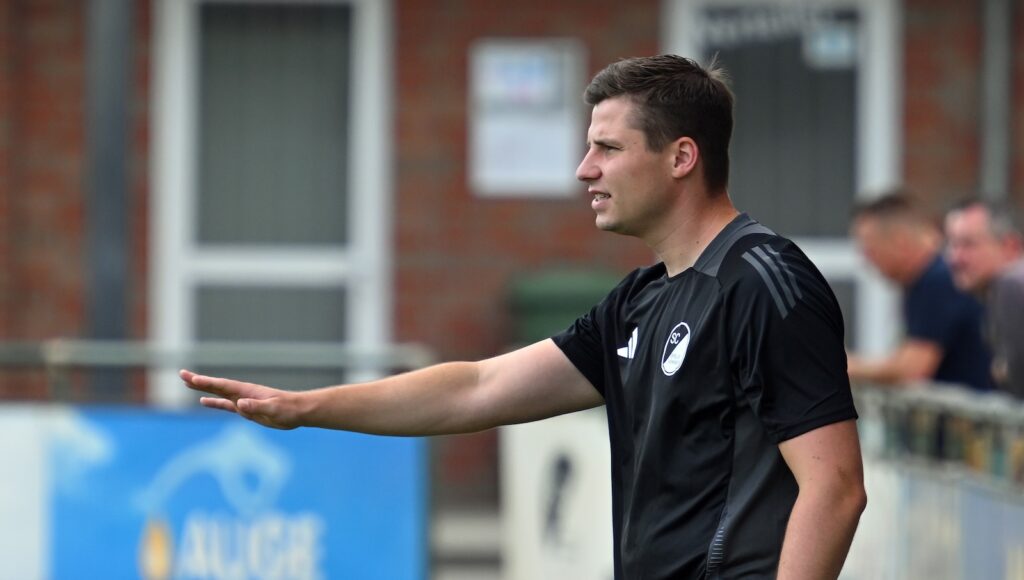 Szene aus dem Oberliga-Derby zwischen der U23 des SV Meppen und dem SC Spelle-Venhaus