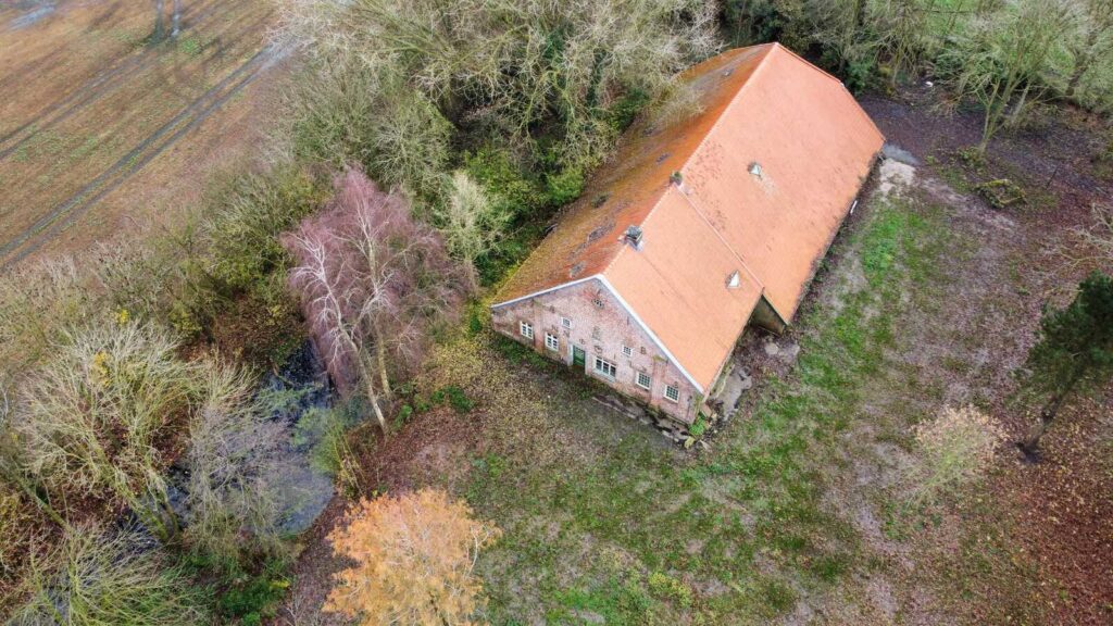 Der Gulfhof Westerhusen 3 in Wittmund-Funnix aus der Vogelperspektive