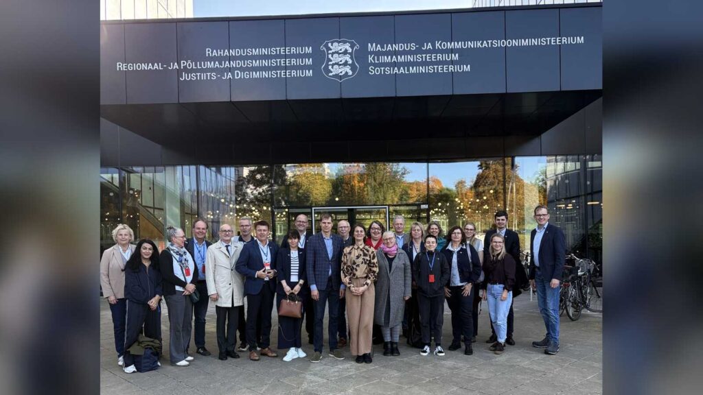 Niedersachsens Agrarministerin Miriam Staudte (Mitte) mit der Delegation beim Besuch in Estland