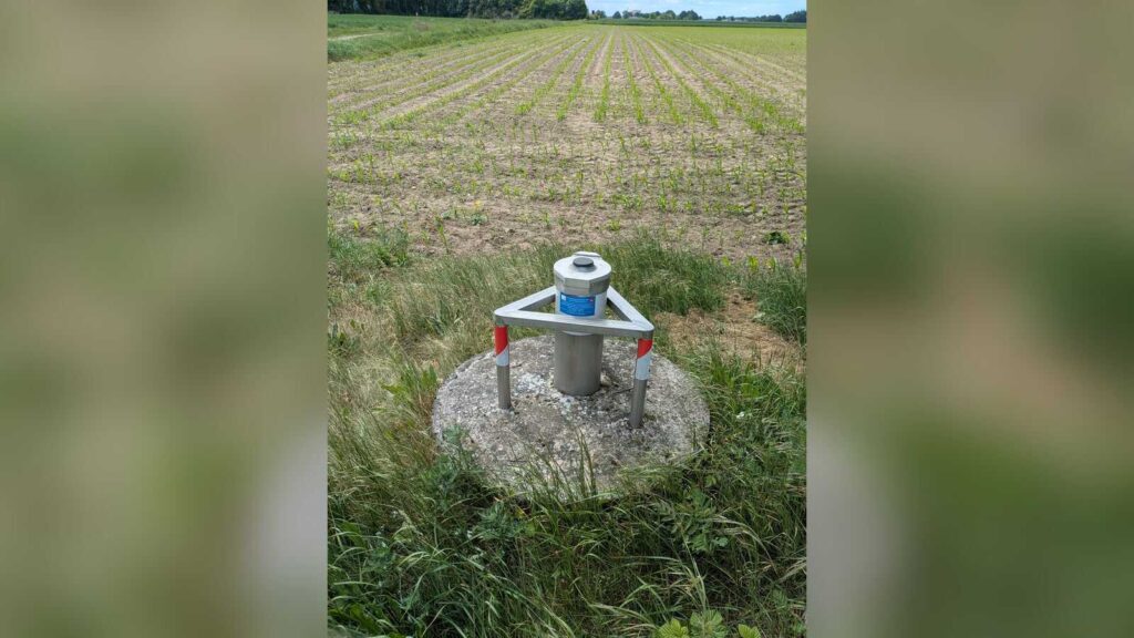 Grundwassermessstelle des NLWKN im Gelände