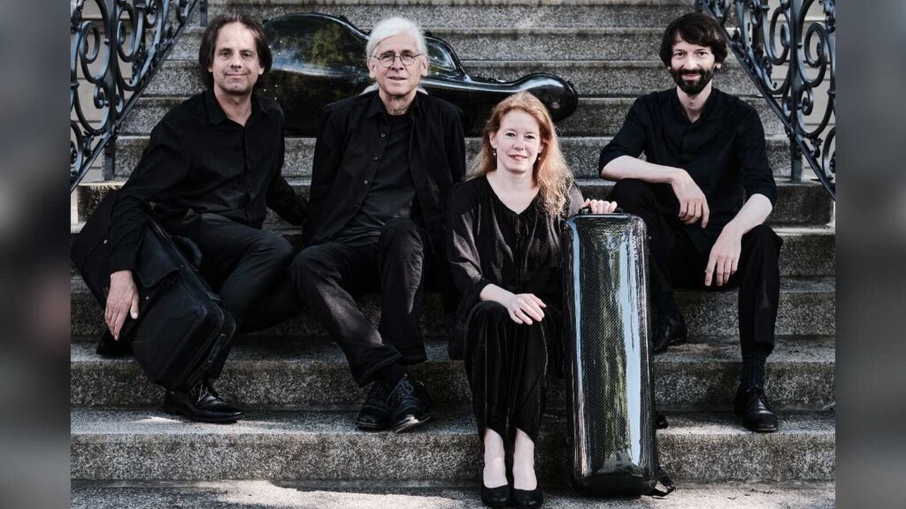 Die Musikerinnen und Musiker des Ensemble Ardinghello